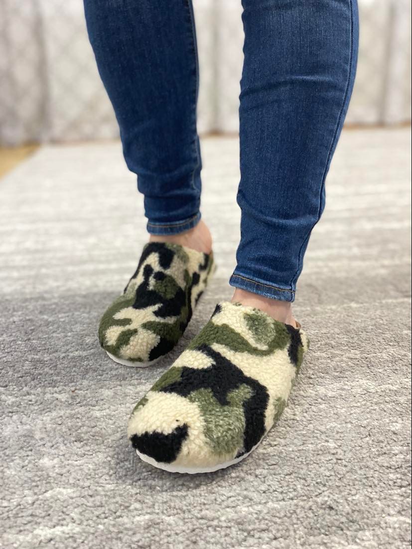 Walk On Slides in Camo