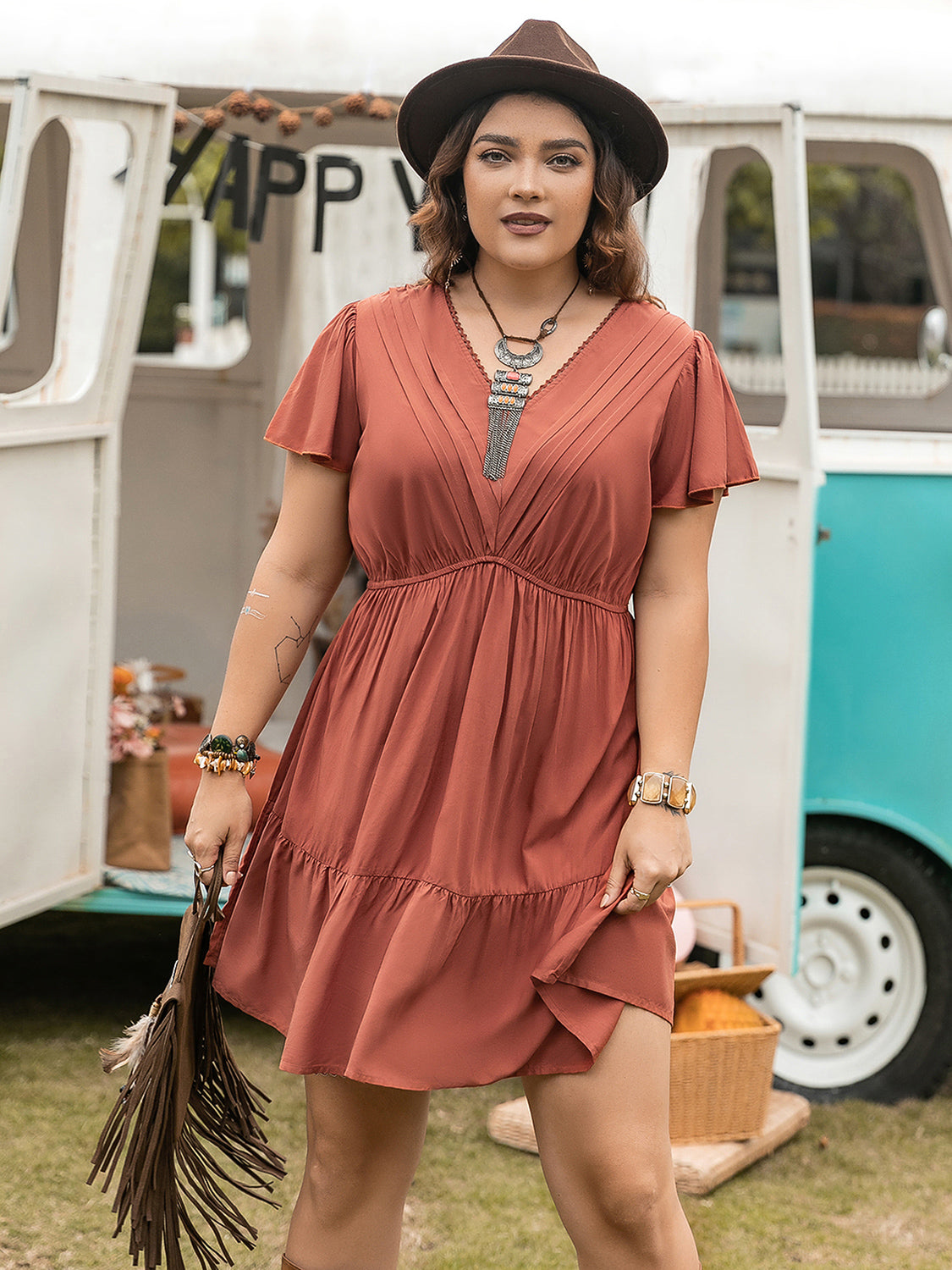 Plus Size Ruffle Hem V-Neck Short Sleeve Dress